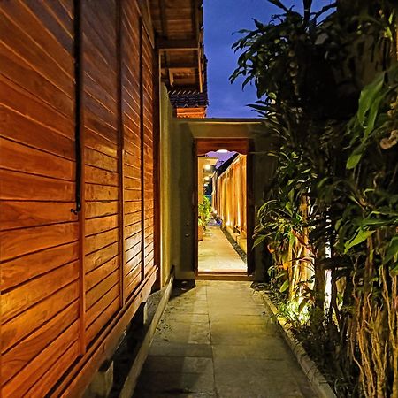 Отель Ngesil Private Joglo & Pool Убуд Экстерьер фото