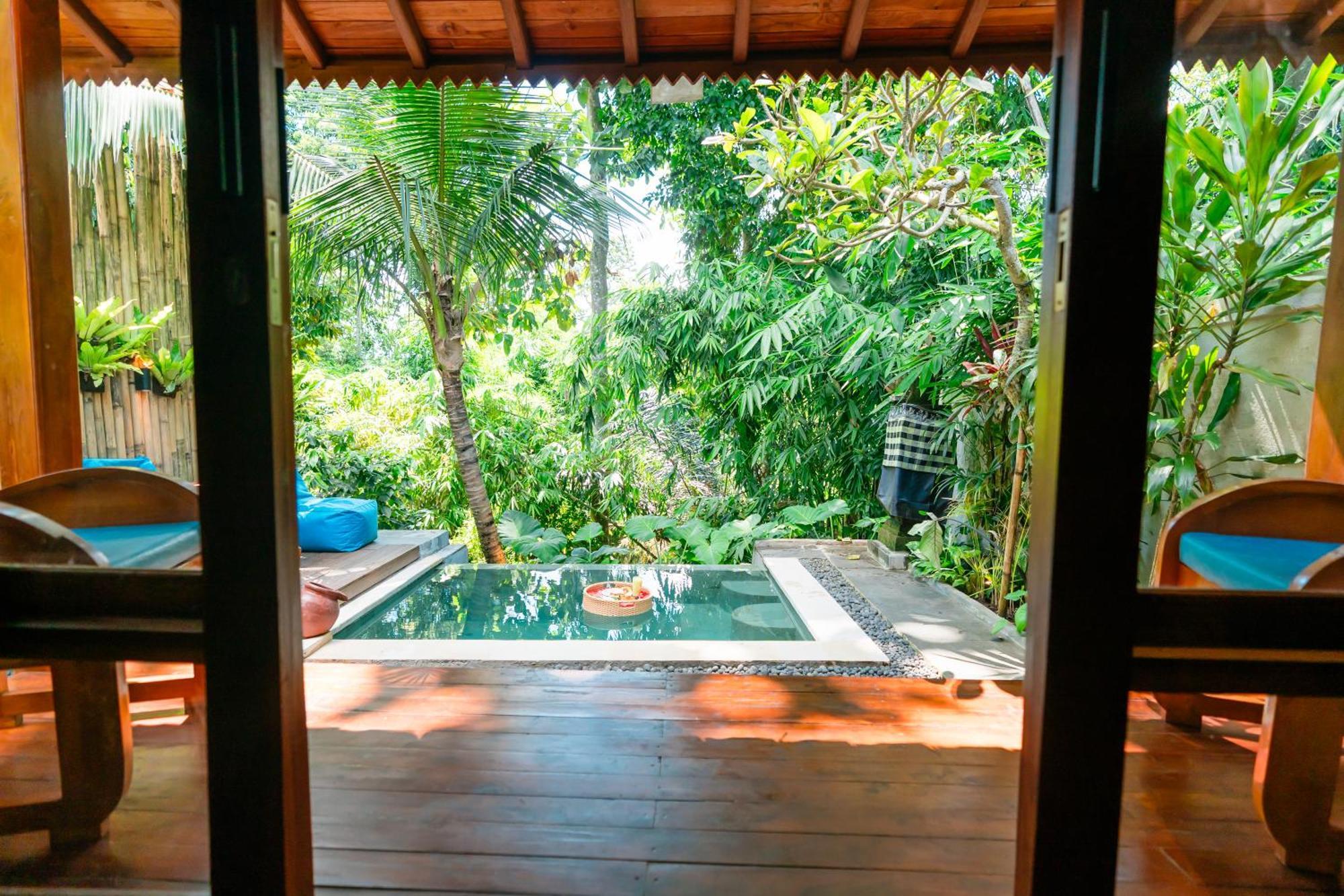 Отель Ngesil Private Joglo & Pool Убуд Экстерьер фото